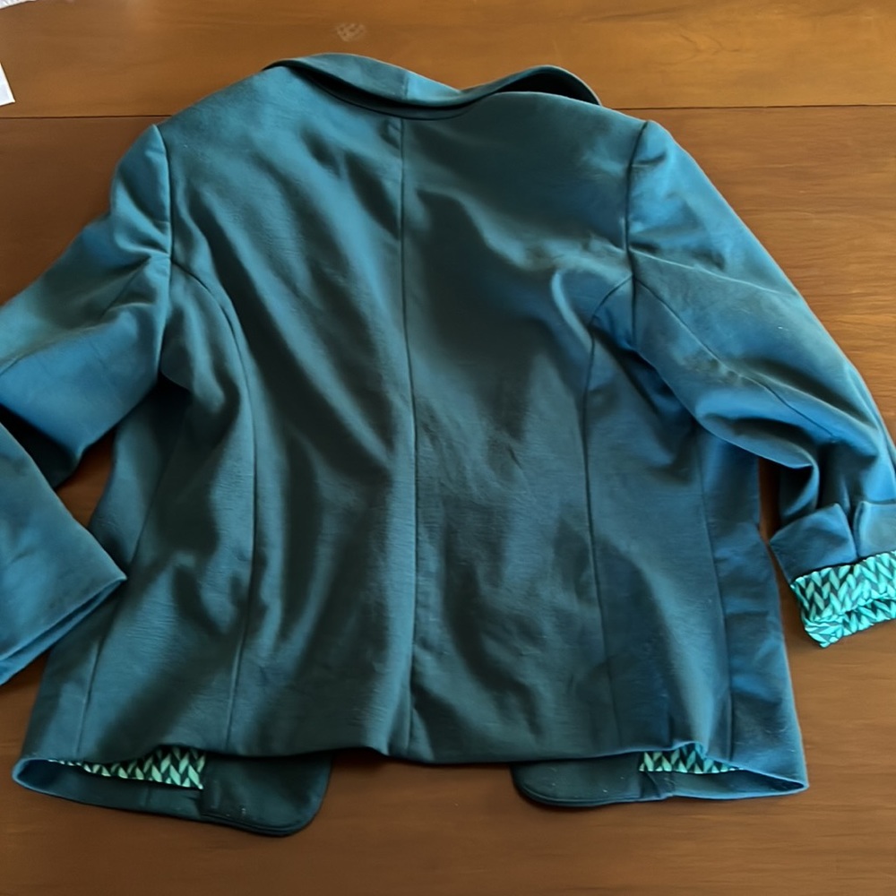 Blazer - Picture 4 of 4